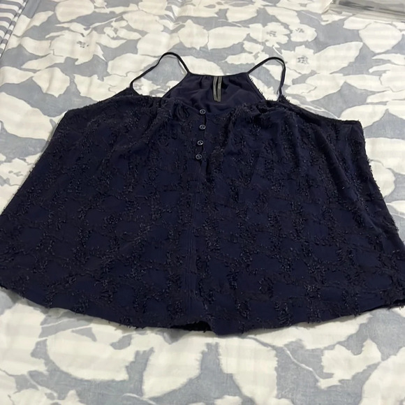 Anthropologie textured tank top - Picture 7 of 9